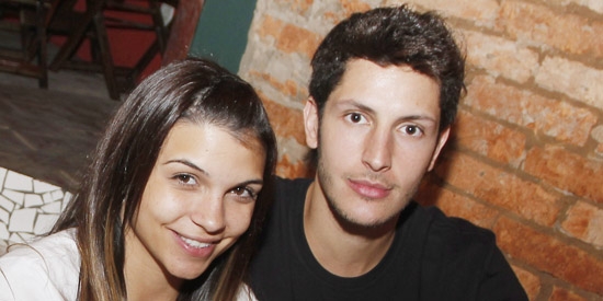 Débora Charelli e André Stefanelli na Sapataria da Pizza